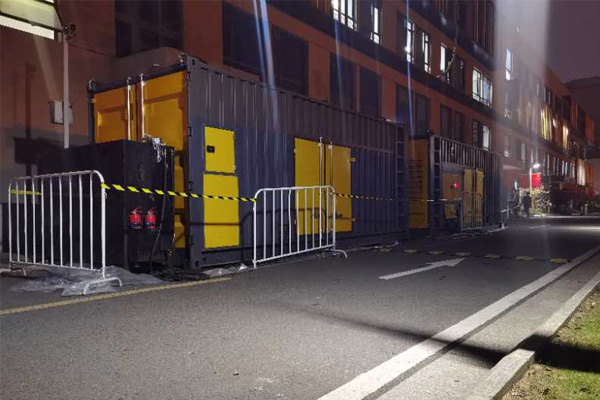 封开柴油发电机组的输出电压是如何调节的？